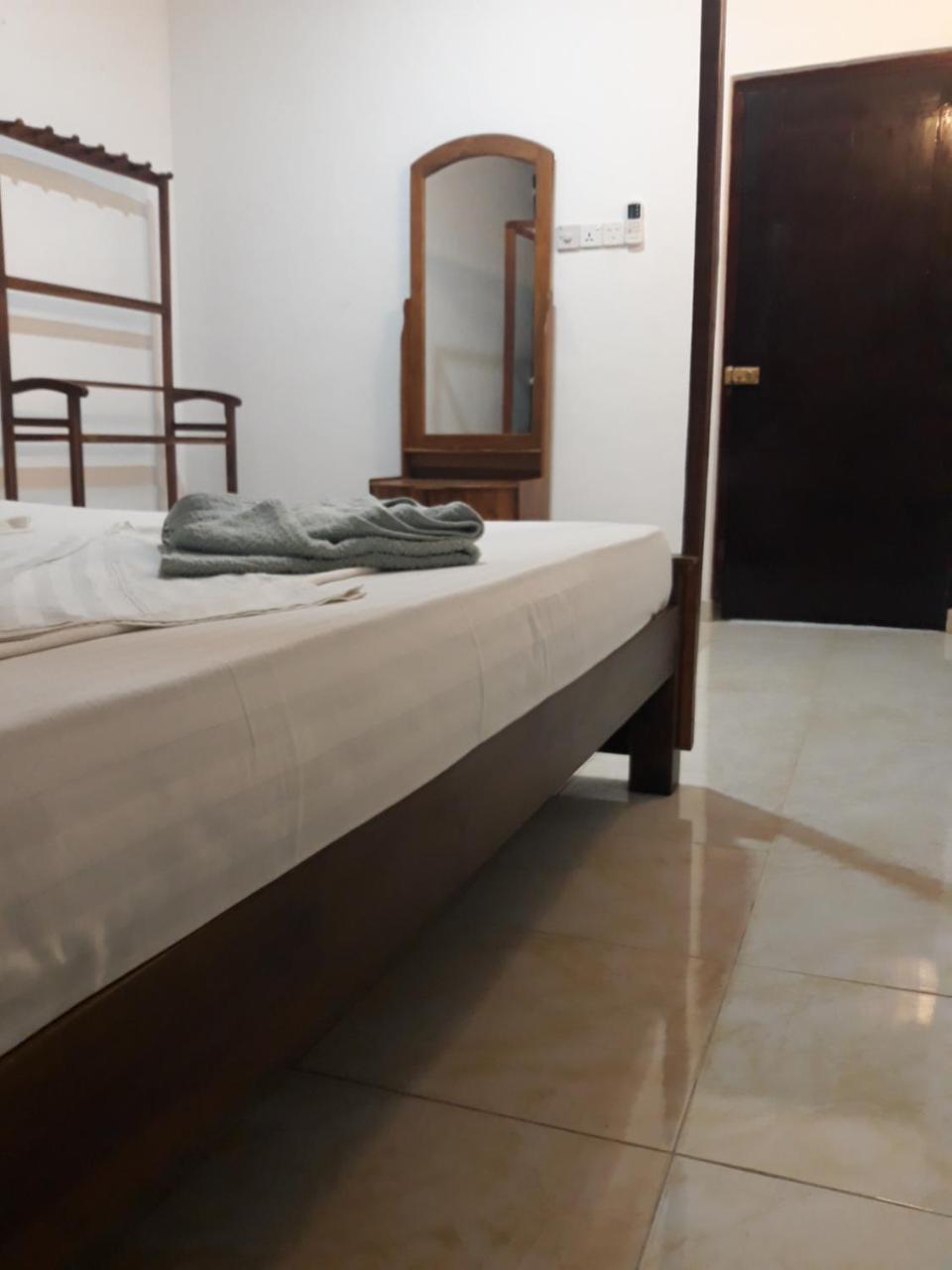 Coco Hostels - Weligama Exteriör bild