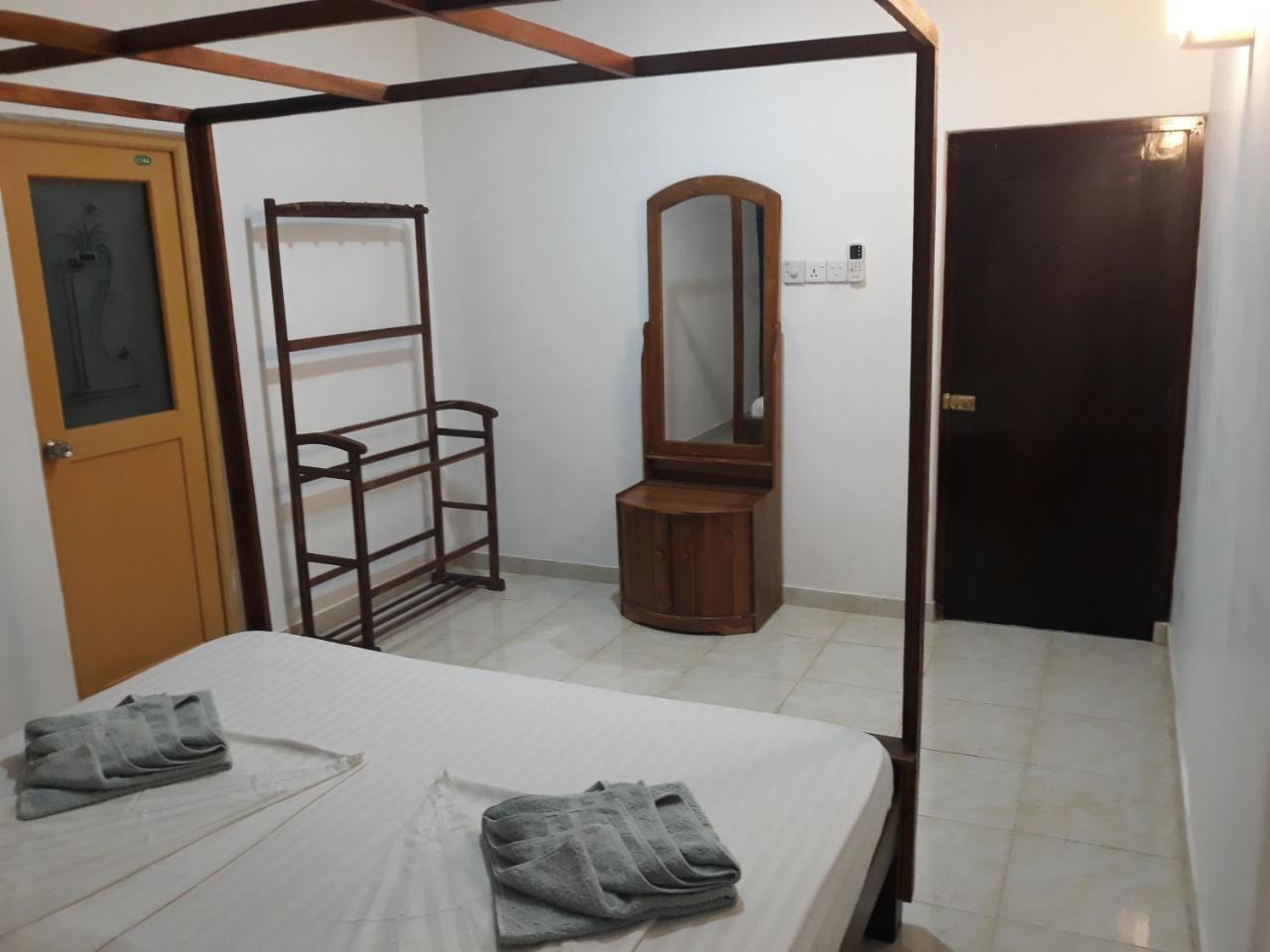 Coco Hostels - Weligama Exteriör bild