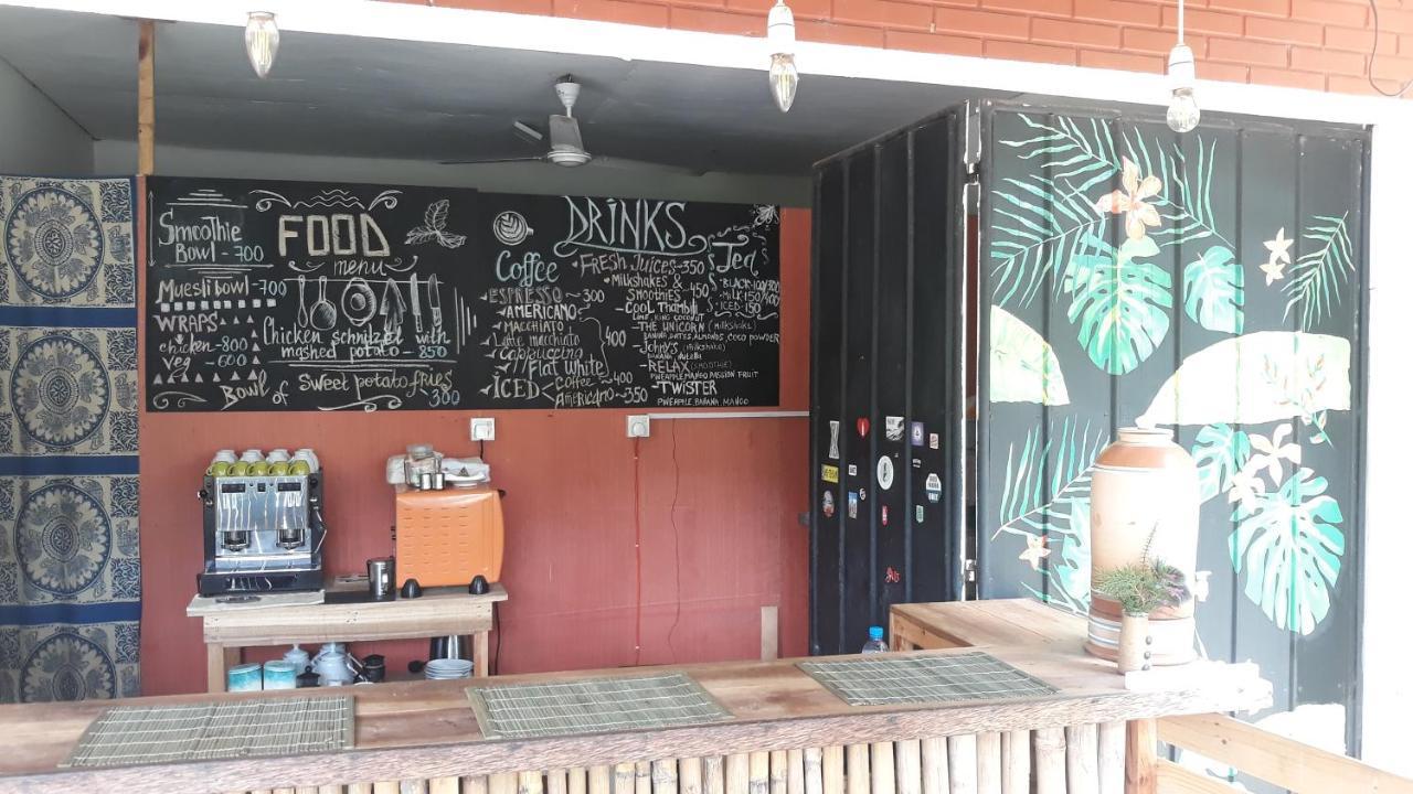 Coco Hostels - Weligama Exteriör bild